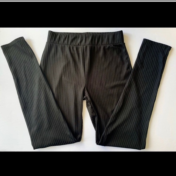 Ribbed Leggings - Picture 2 of 3